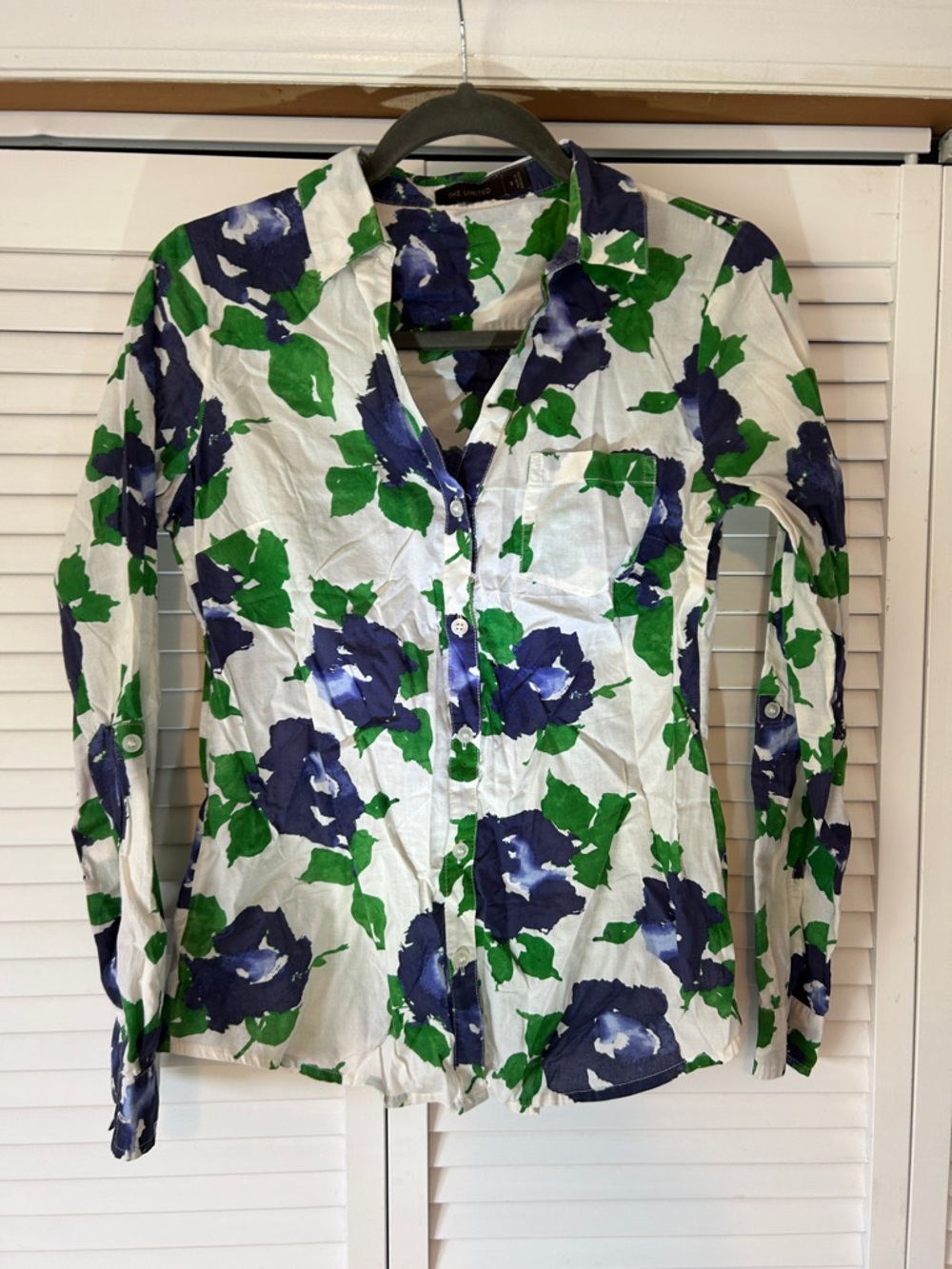The Limited Blue, Green & White Floral Blouse 100% cotton lightweight